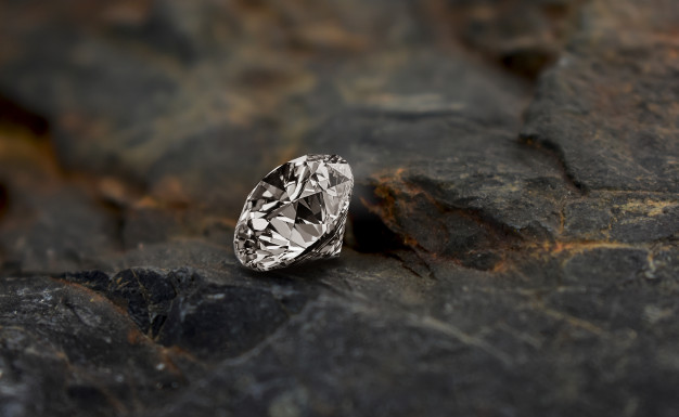 How to Stay Safe when Buying Diamonds from an Online Jewellery Shop